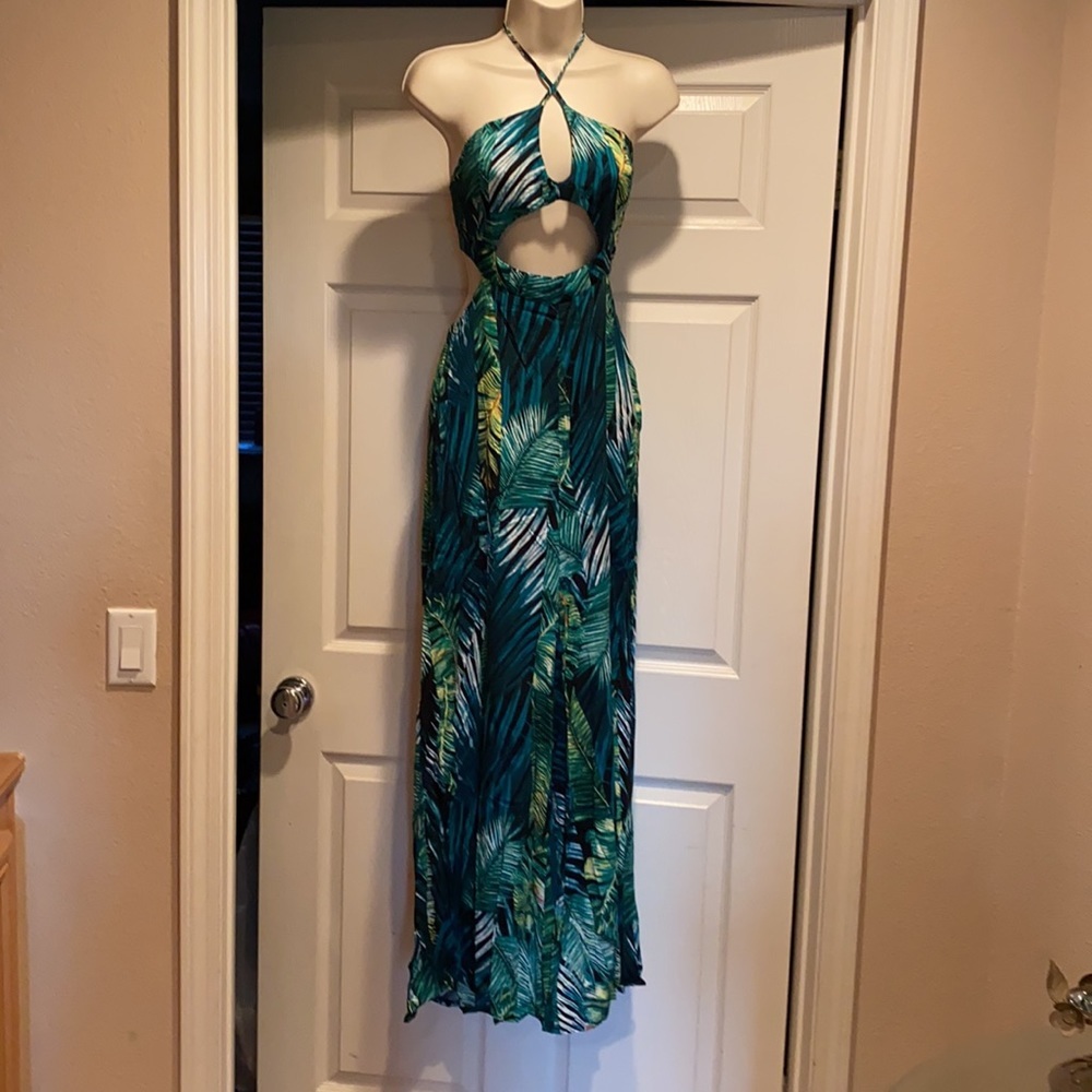Palm leaf halter, wide leg jumpsuit. - Picture 4 of 5